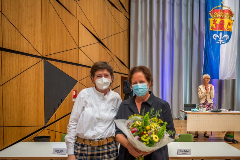 GRÜNE, CDU und Volt begrüßen die Wahl von Sozialdezernentin Barbara Akdeniz zur Bürgermeisterin.