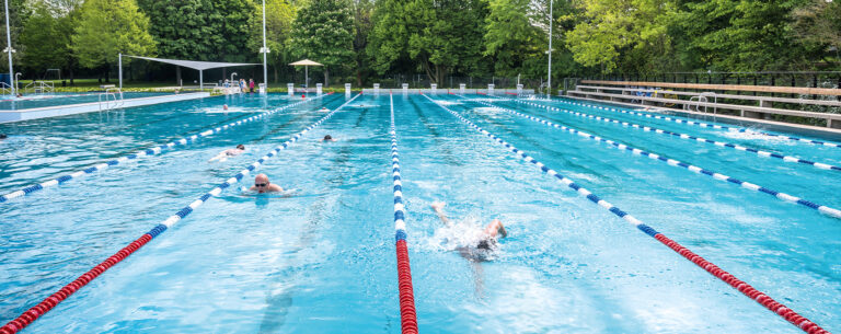 Badespaß für alle Schwimmbegeisterten