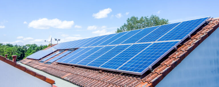 Schon über 1.000 Photovoltaik­anlagen gefördert
